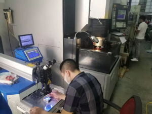 máy hàn sửa khuôn của EETO laser 